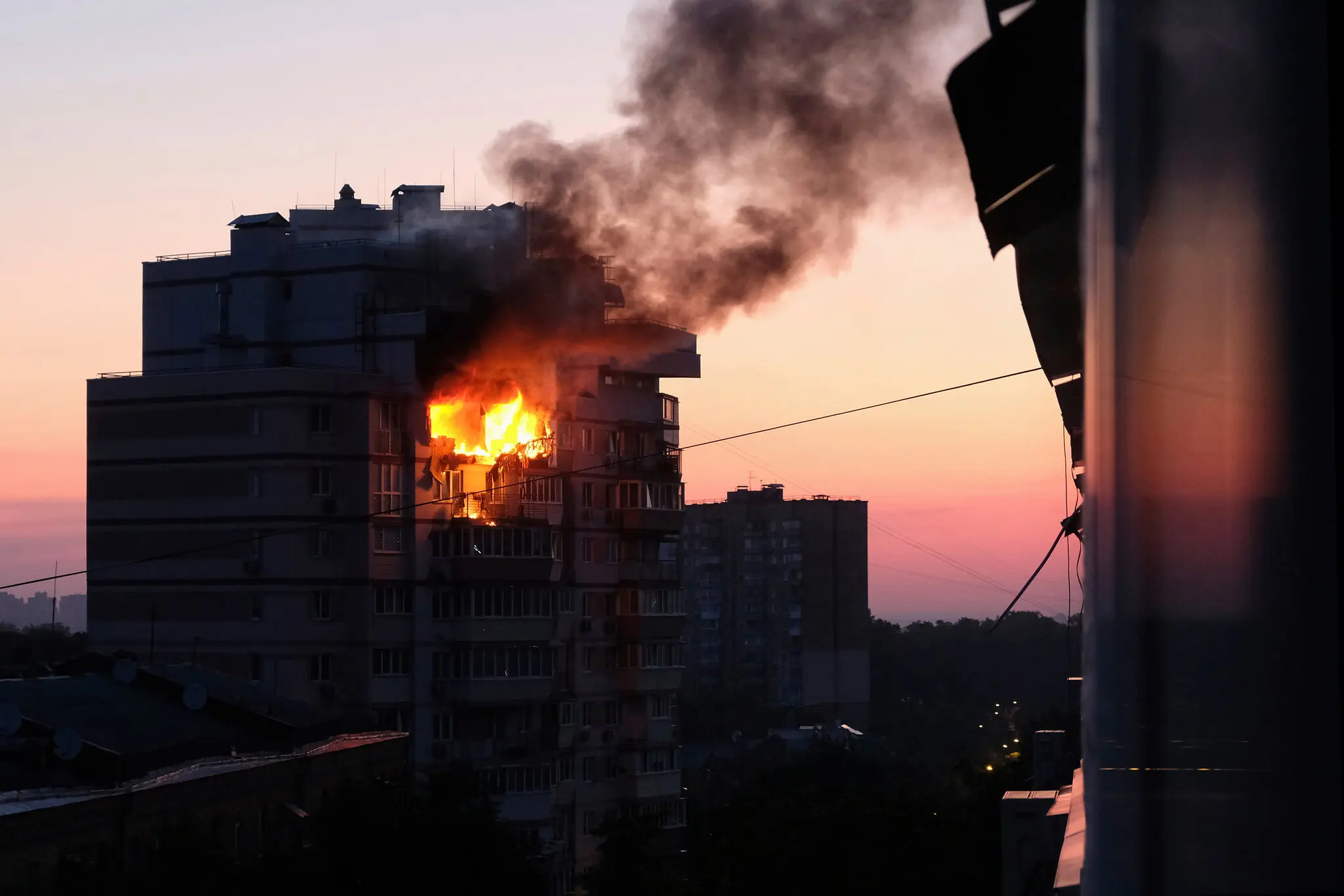 Найсмертоносніший ракетний удар і дронова атака РФ по Києву: 14 загиблих, поранено десятки